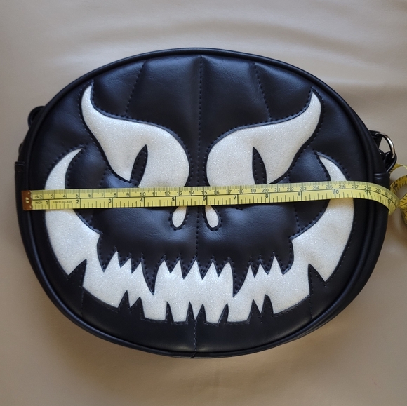 Love Pain & Stitches Glitter Pumpkin Face Bag - Picture 7 of 8
